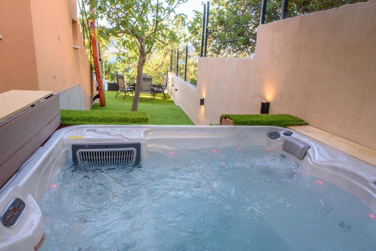 Beach Holiday Home With Private Jacuzzi & Parking تروغير المظهر الخارجي الصورة