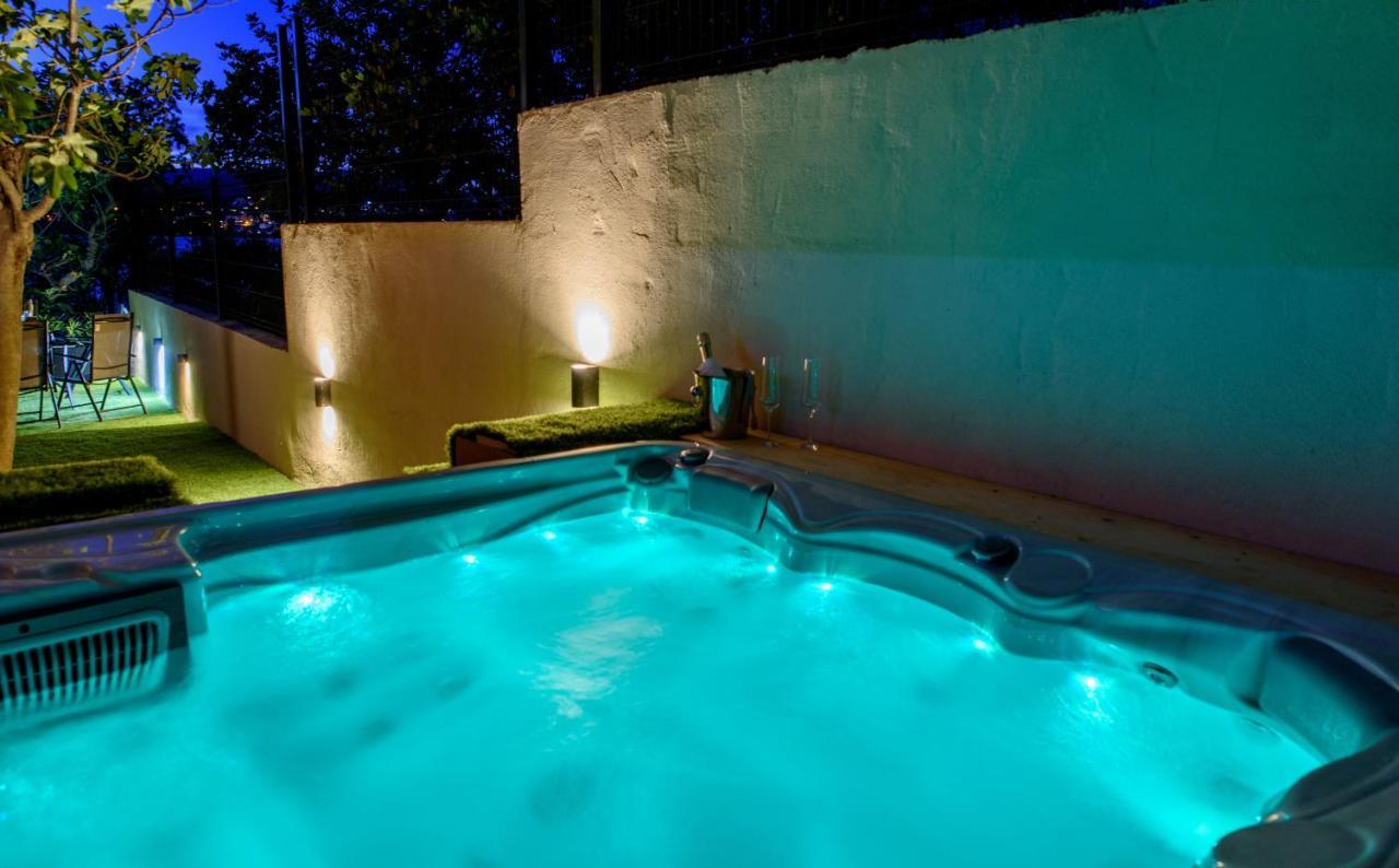 Beach Holiday Home With Private Jacuzzi & Parking تروغير المظهر الخارجي الصورة